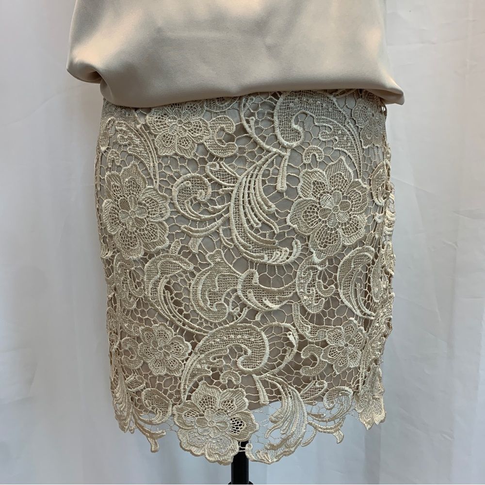 Adrianna Papell evening cream satin crochet lace halter dress Sz 6 - Picture 3 of 12